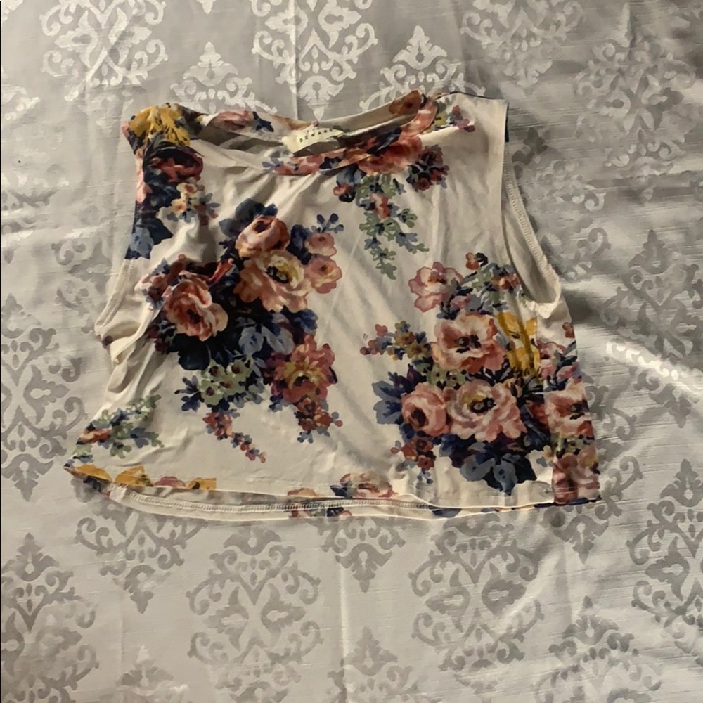 crop top flower shirt